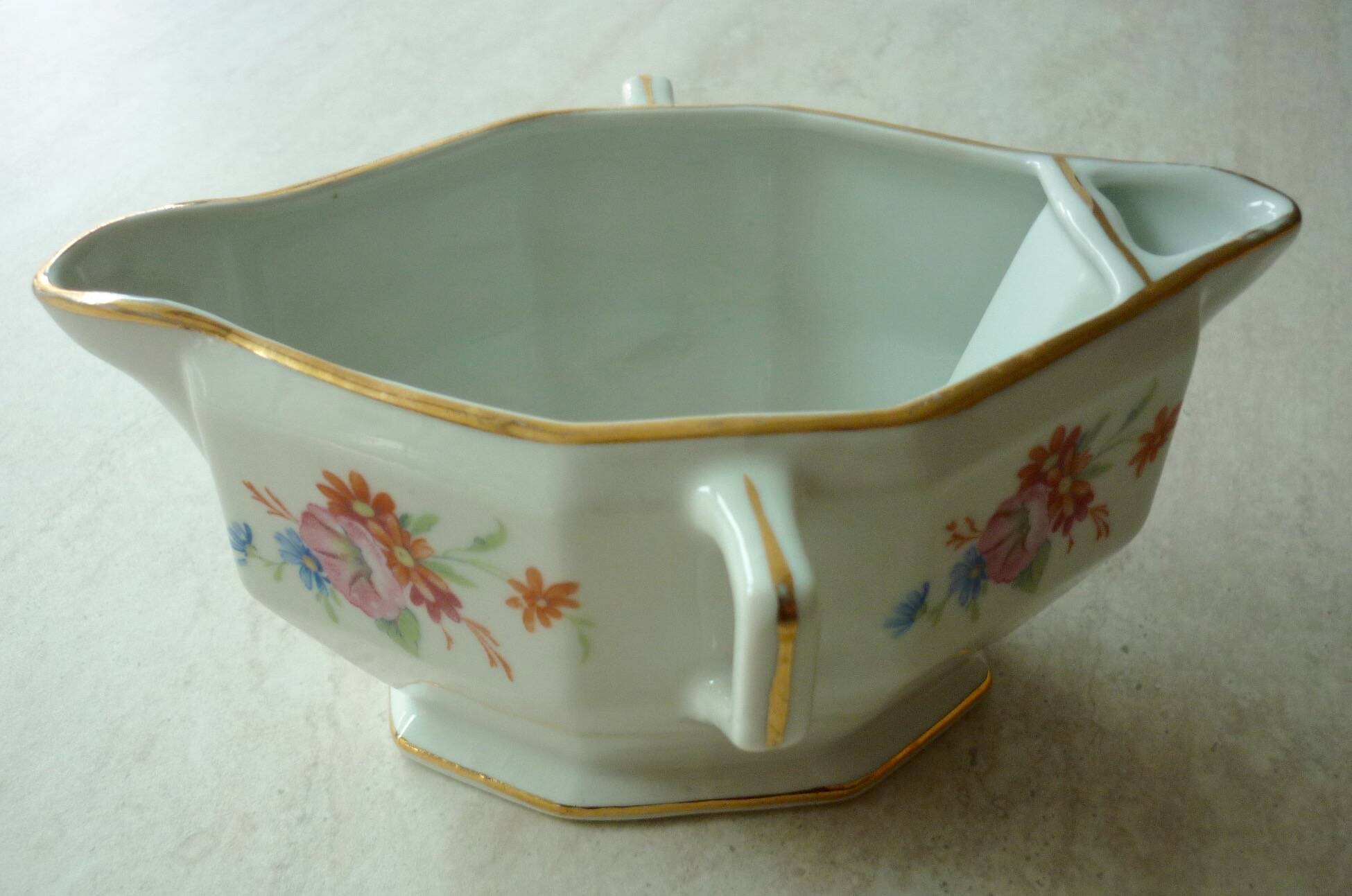 Porcelain lean/fat sauce boat