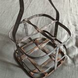Bottle holder in metal and wood
