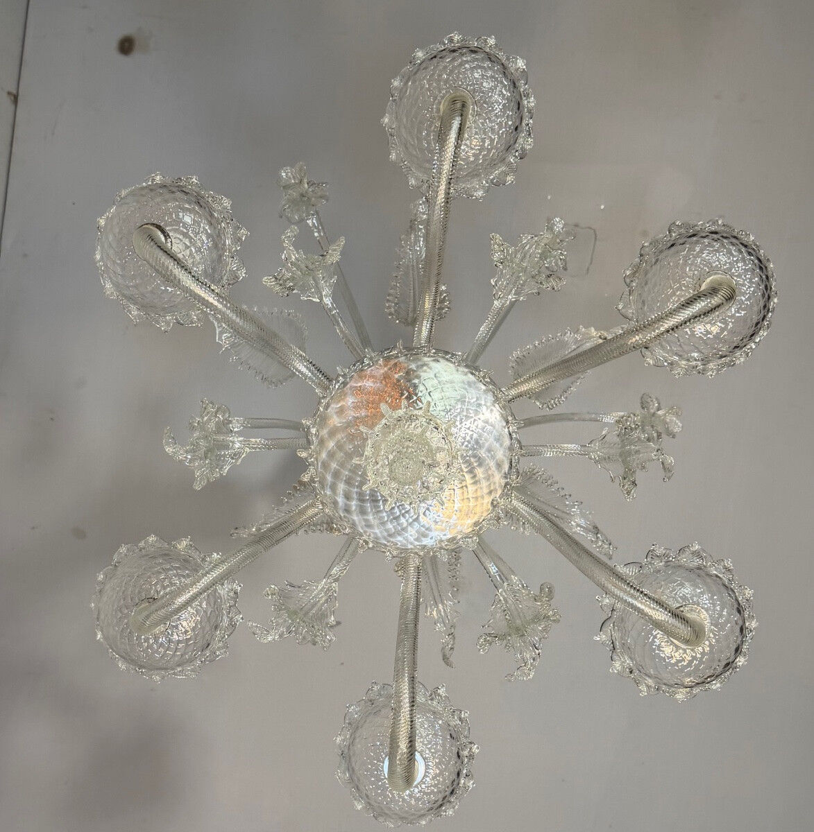 Venetian chandelier made of Murano glass, six light arms, circa 1940.