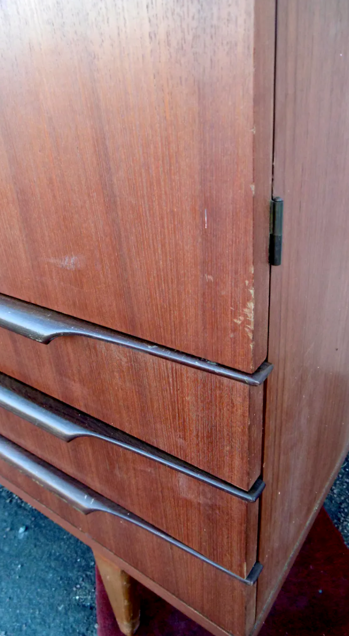 Scandinavian wardrobe 70