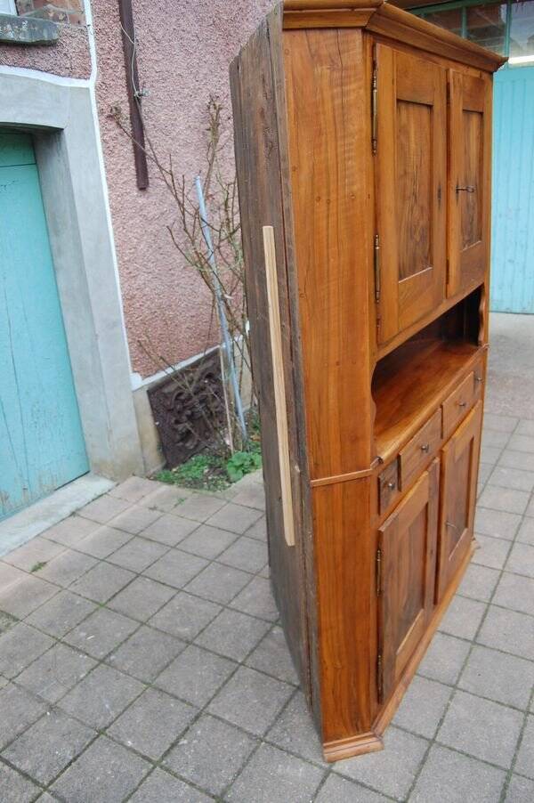 Louis XVI period corner cabinet in walnut from the 18th century