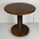 Table d'appoint brutaliste en bois tourné avec pressoir à vin