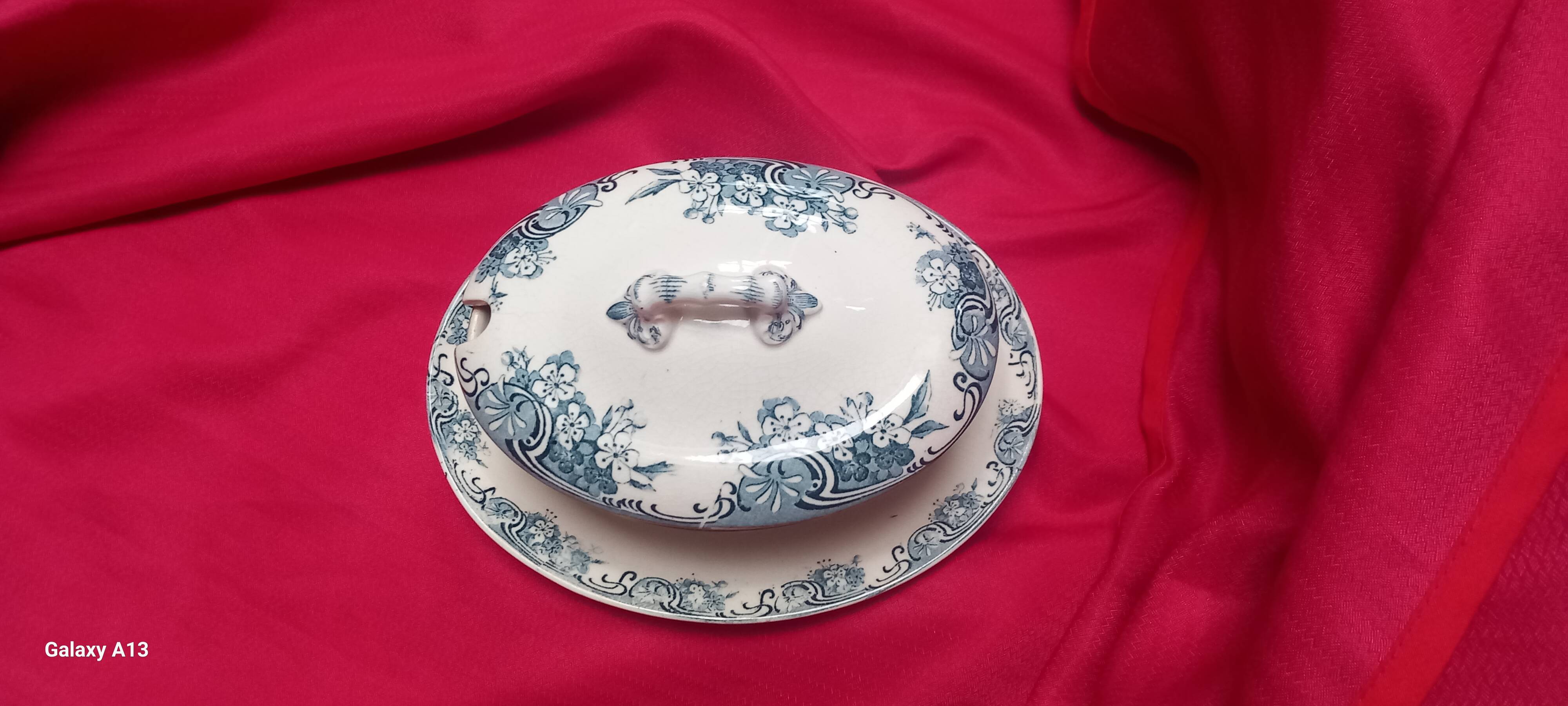 Longwy ceramic sauce boat spring model