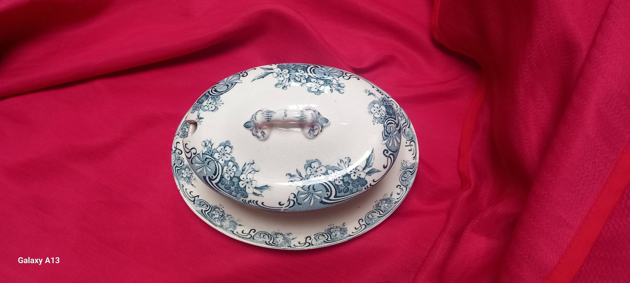 Longwy ceramic sauce boat spring model