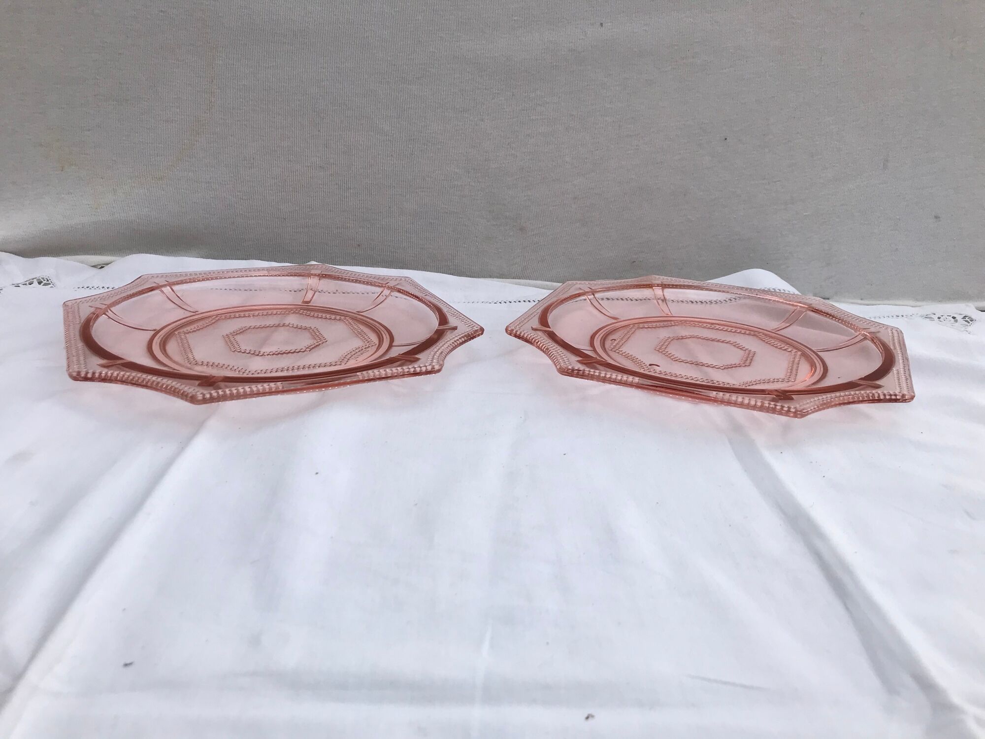 Pair old plates