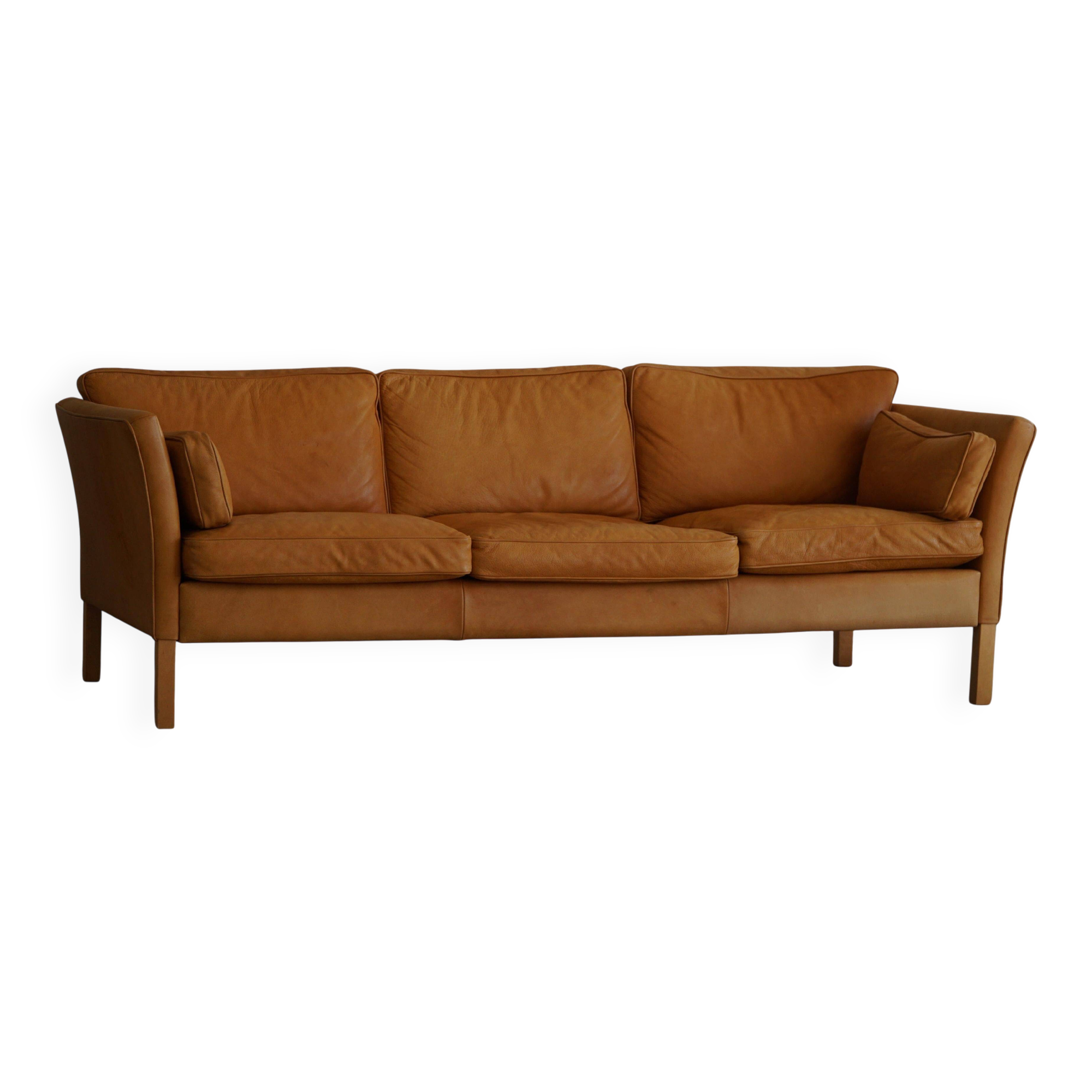 Danish Midcentury 3-seater canapé by Stouby in cognac brown leather, made in the 1970s.