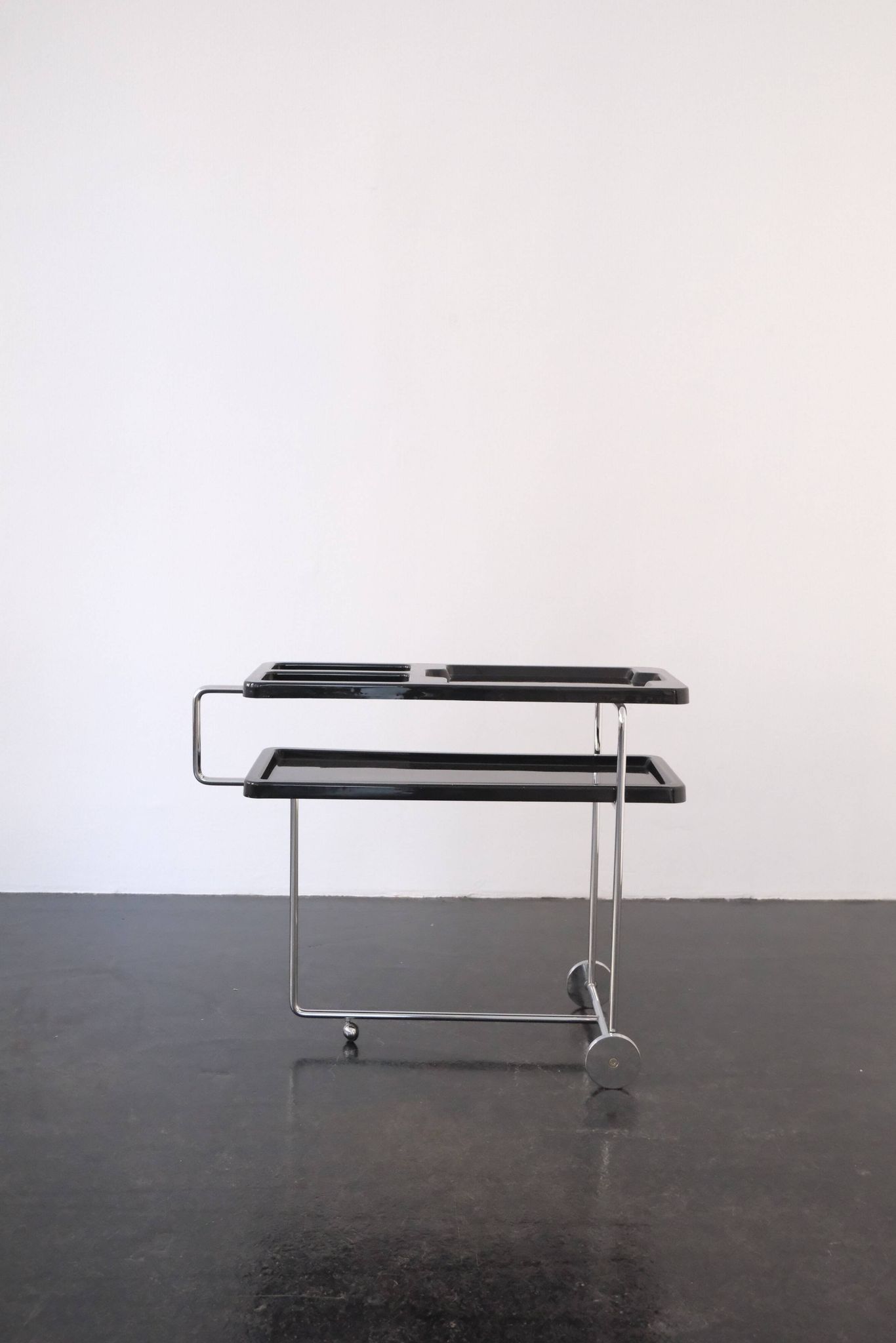 “Happy Hour” trolley by Alfredo Häberli / BD Barcelona
