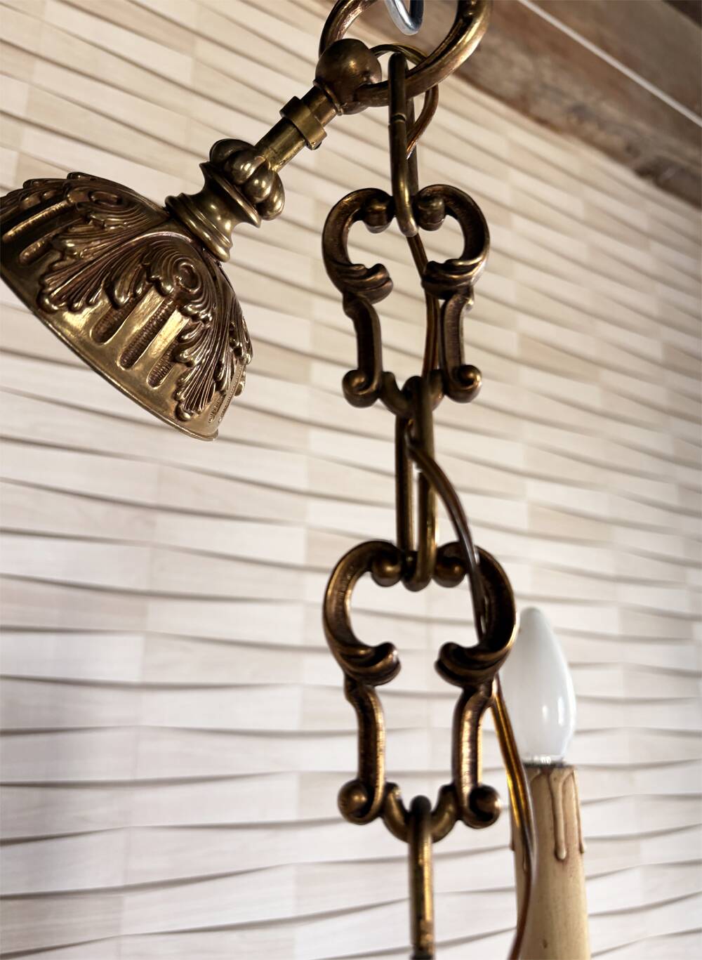 Five-armed golden brass chandelier – neoclassical elegance, Louis XVI spirit.