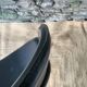 Paire de fauteuils pivotants modernistes en cuir noir