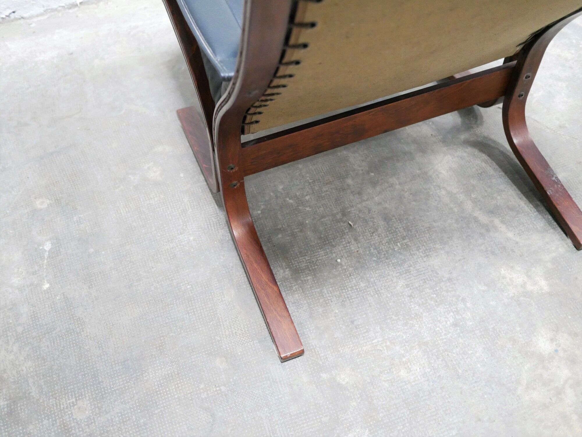 Siesta Scandinavian armchair in black leather by Ingmar Relling for Westnofa editions