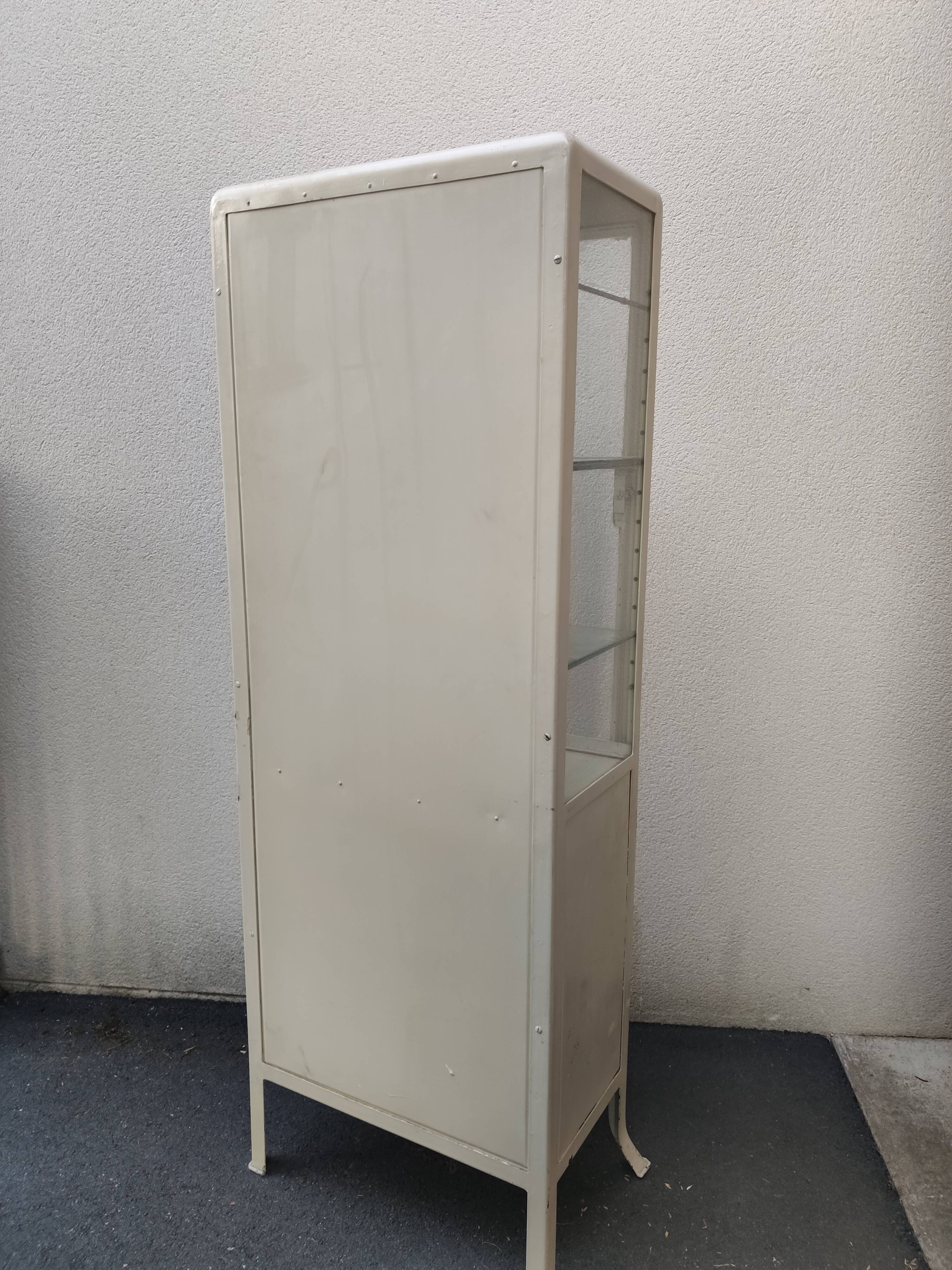 Old medical showcase