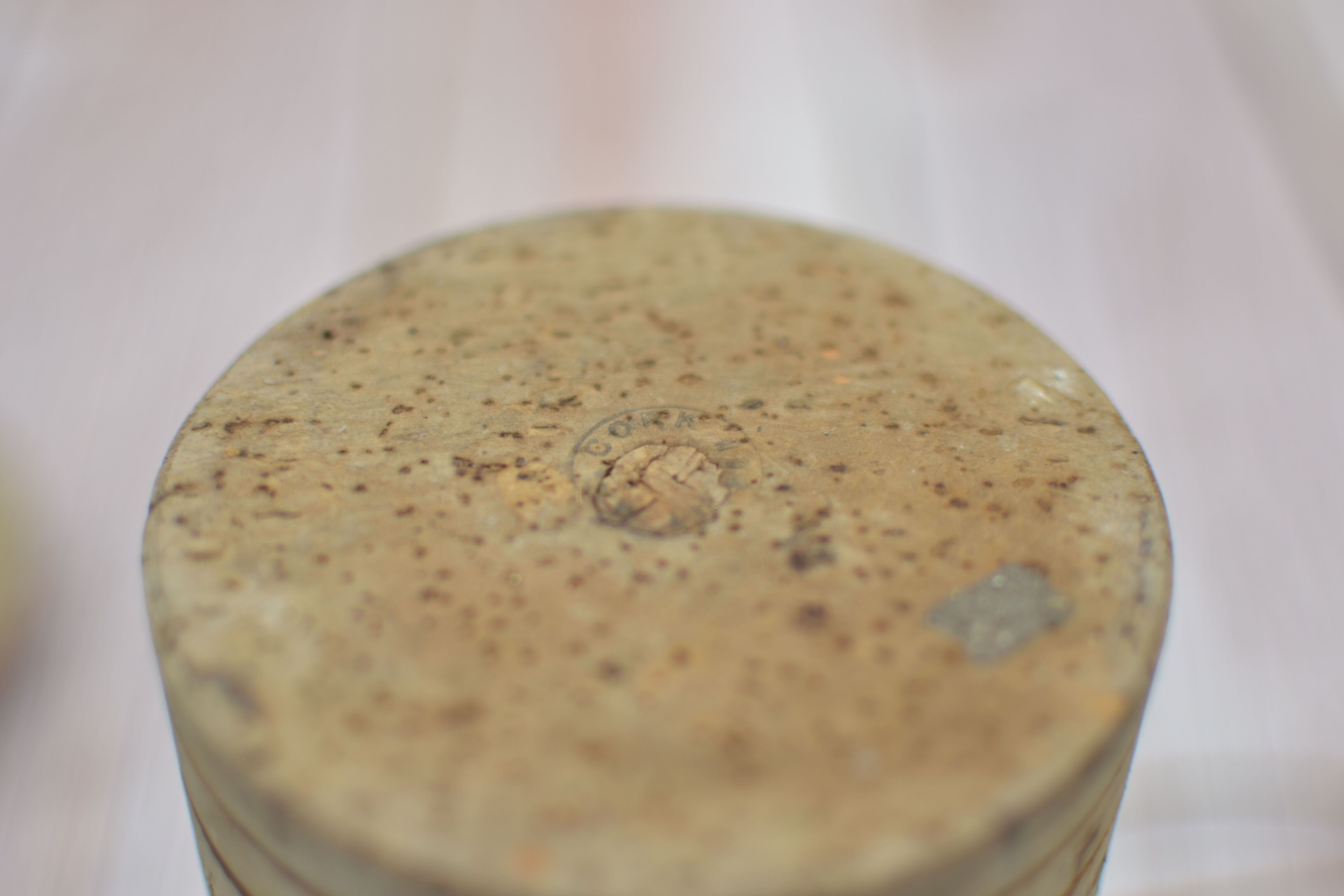 Jar with 100% cork lid