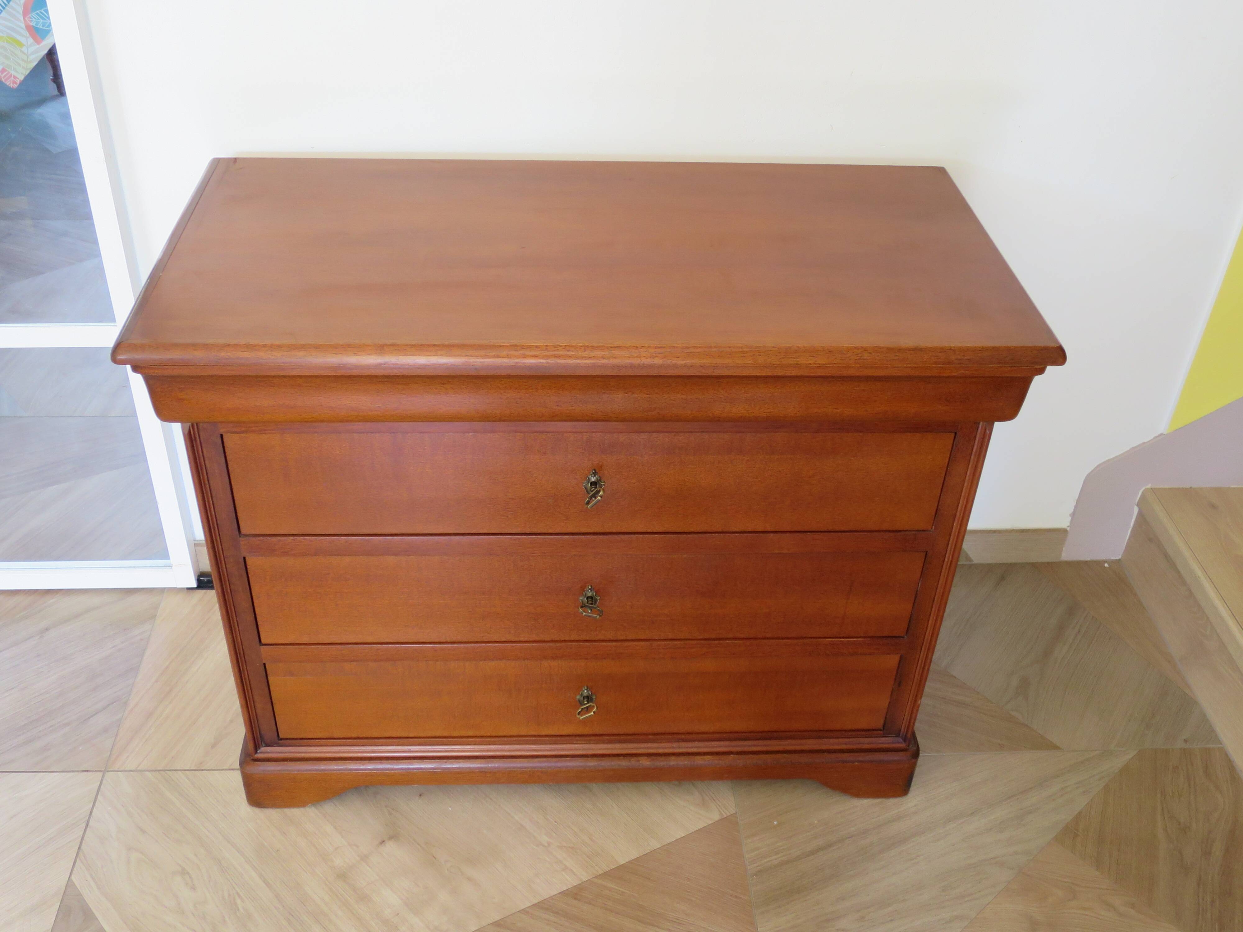 commode à doucine-merisier–4 tiroirs -serrures-Années 80–Louis Philipe