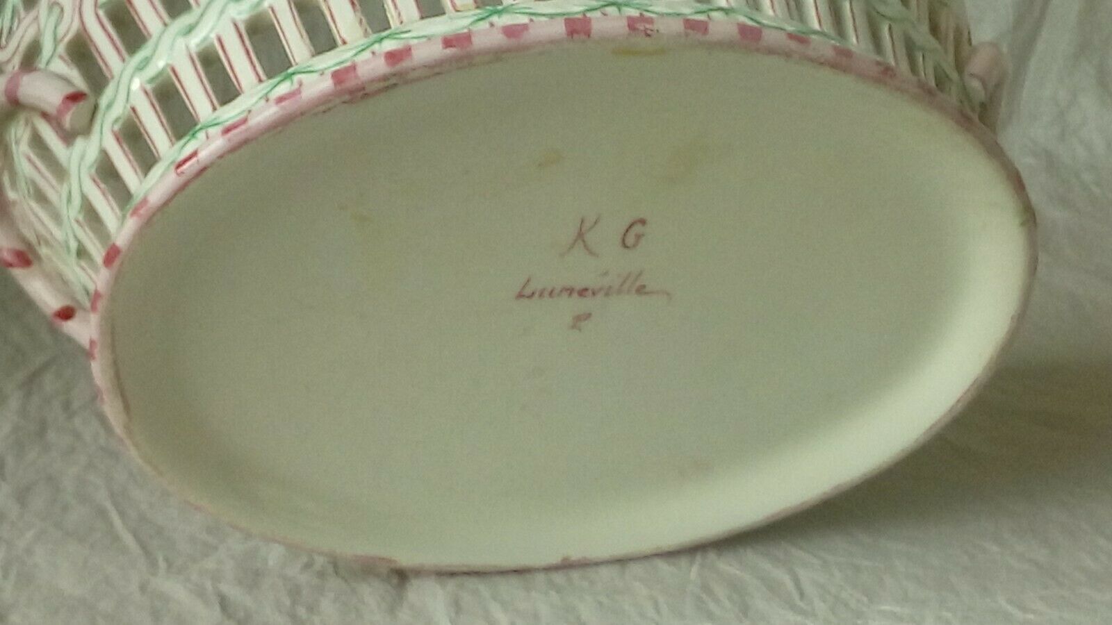 BASKET IN FAIENCE OPENWORK KELLER AND GUERIN LUNEVILLE