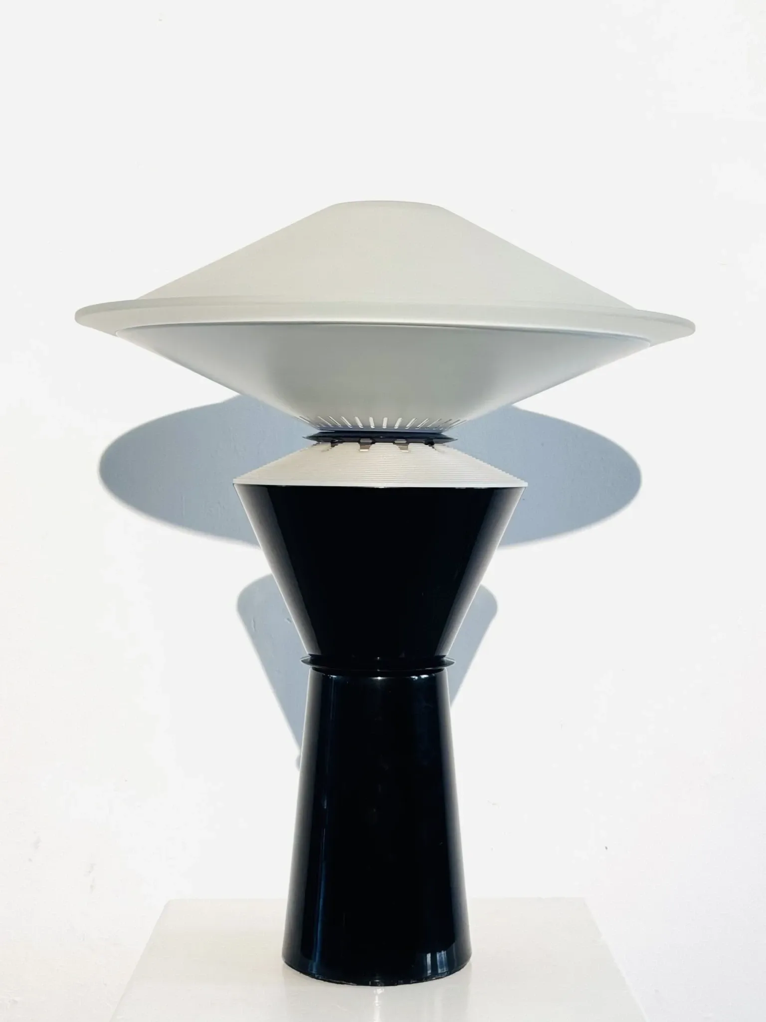 Lampe de table Giada par Pier Giuseppe Ramella pour Arteluce, Italie, 1989