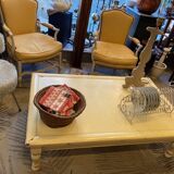 Living room coffee table in rectangular lacquer wood in straw yellow color turned legs
