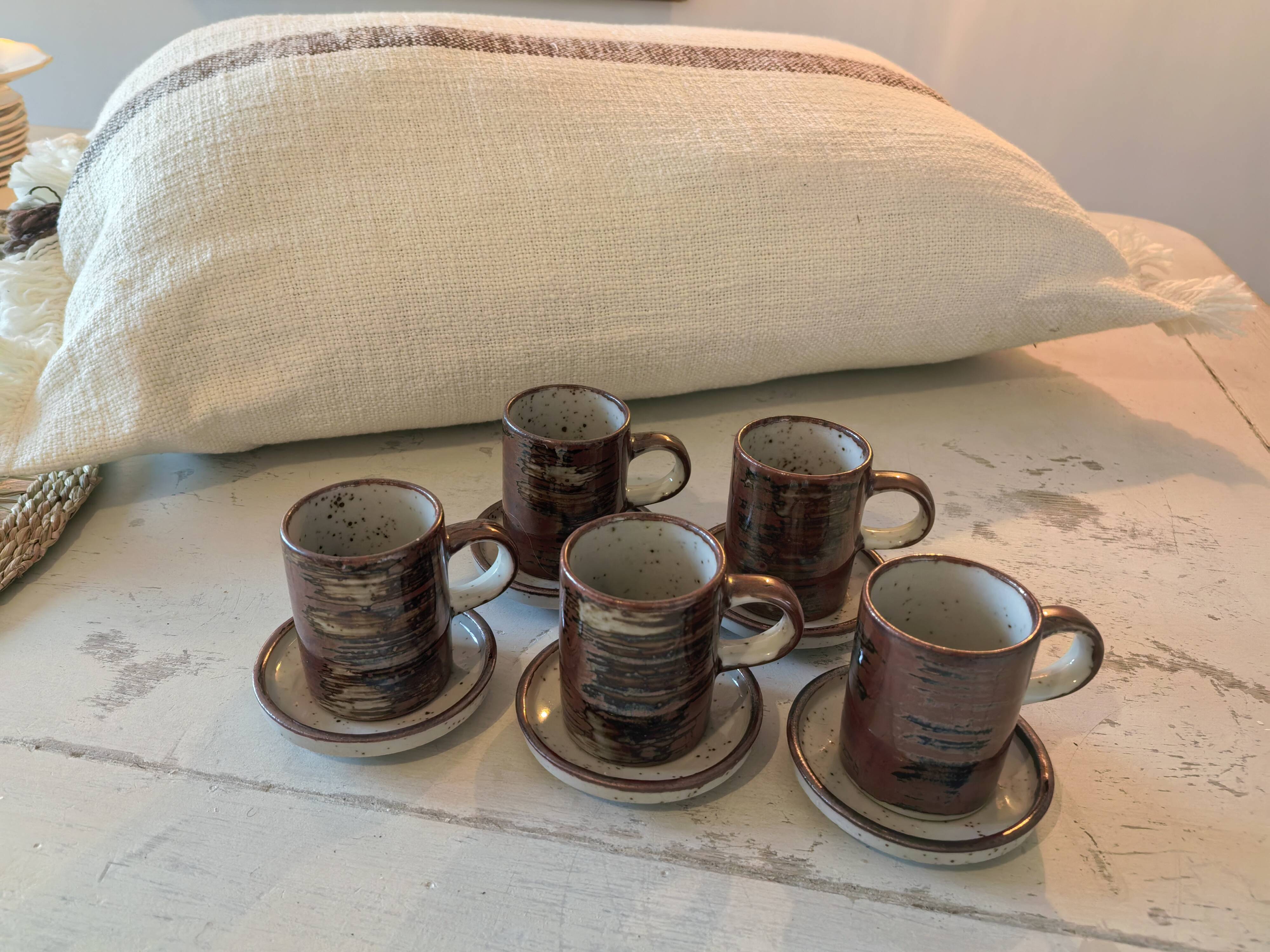 Vintage coffee service 10 pieces, 5 cups plus 5 saucers in speckled stoneware.