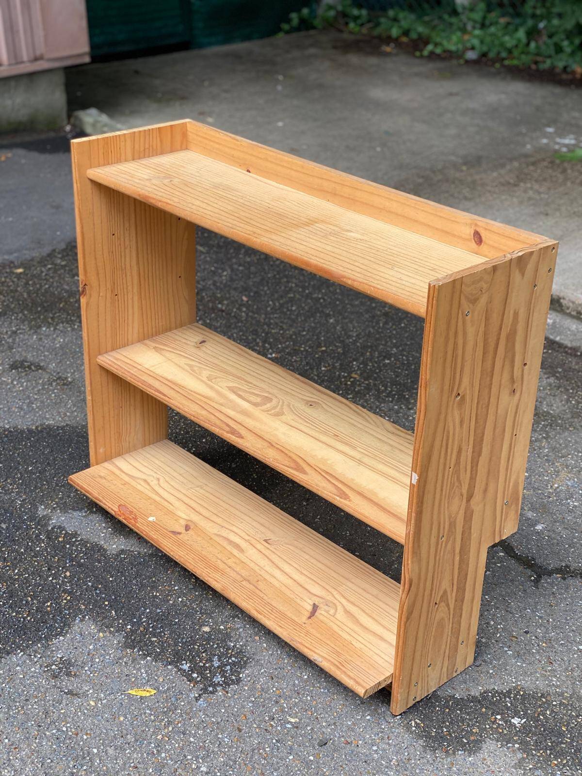 Scandinavian solid wood shelf