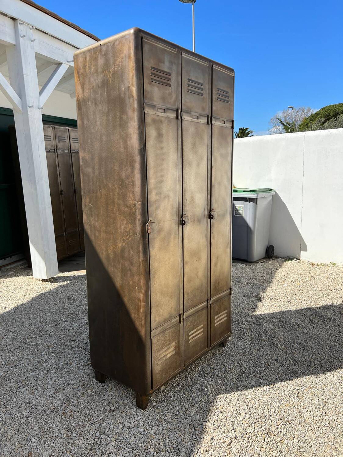 Industrial Cloakroom