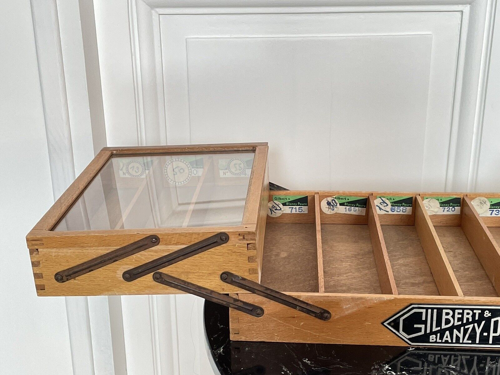 Pen display Gilbert & Blanzy Poure