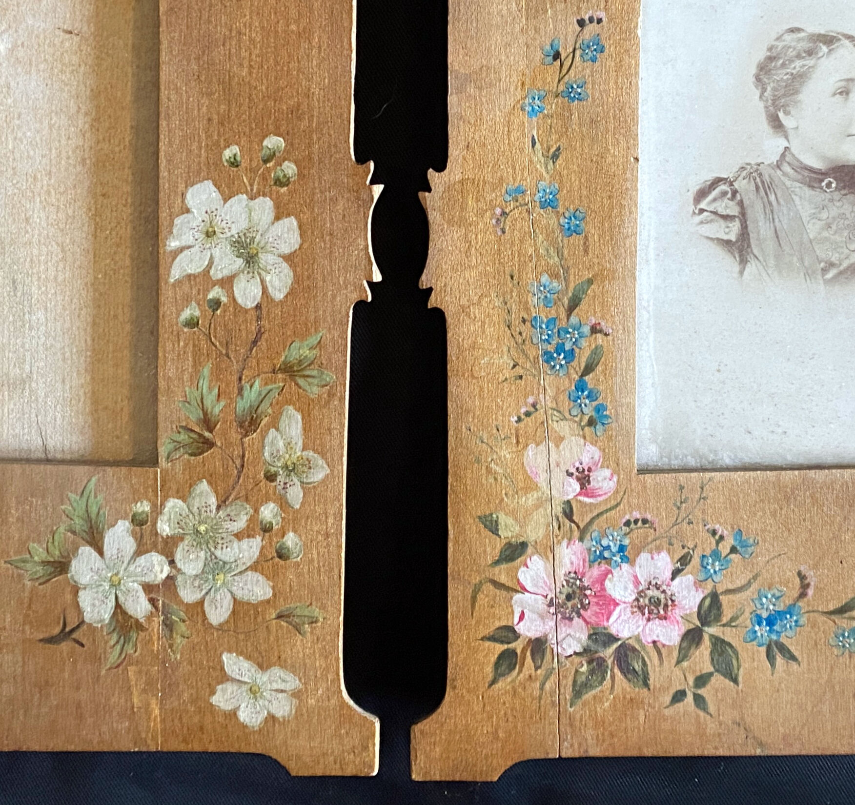 Pair of frames art nouveau circa 1900 dragonfly and flowers for restoration