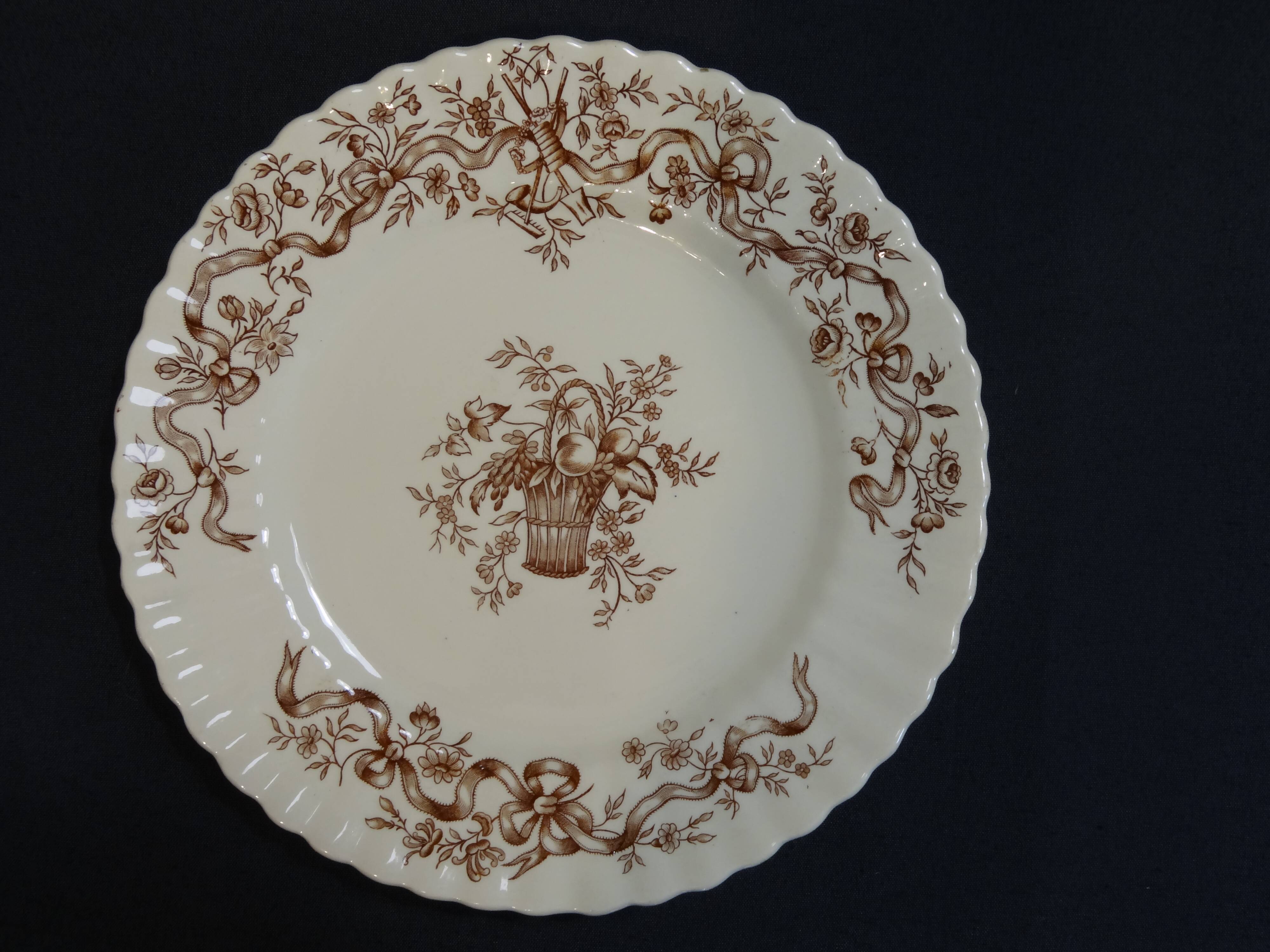 16 flat earthenware plates terre de fer, model rubans from longchamps, ø 24.9 cm