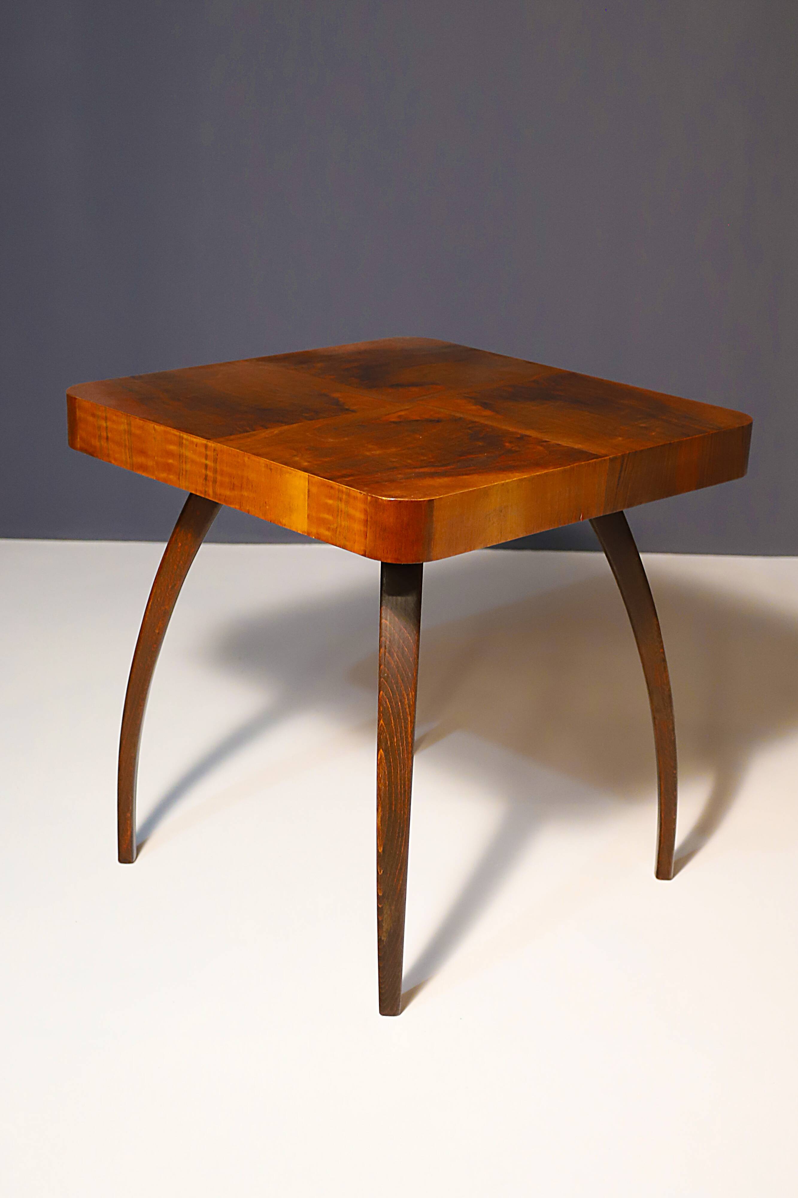Fully renovated Spider table H 259 by Jindřich Halabala, 1930´s
