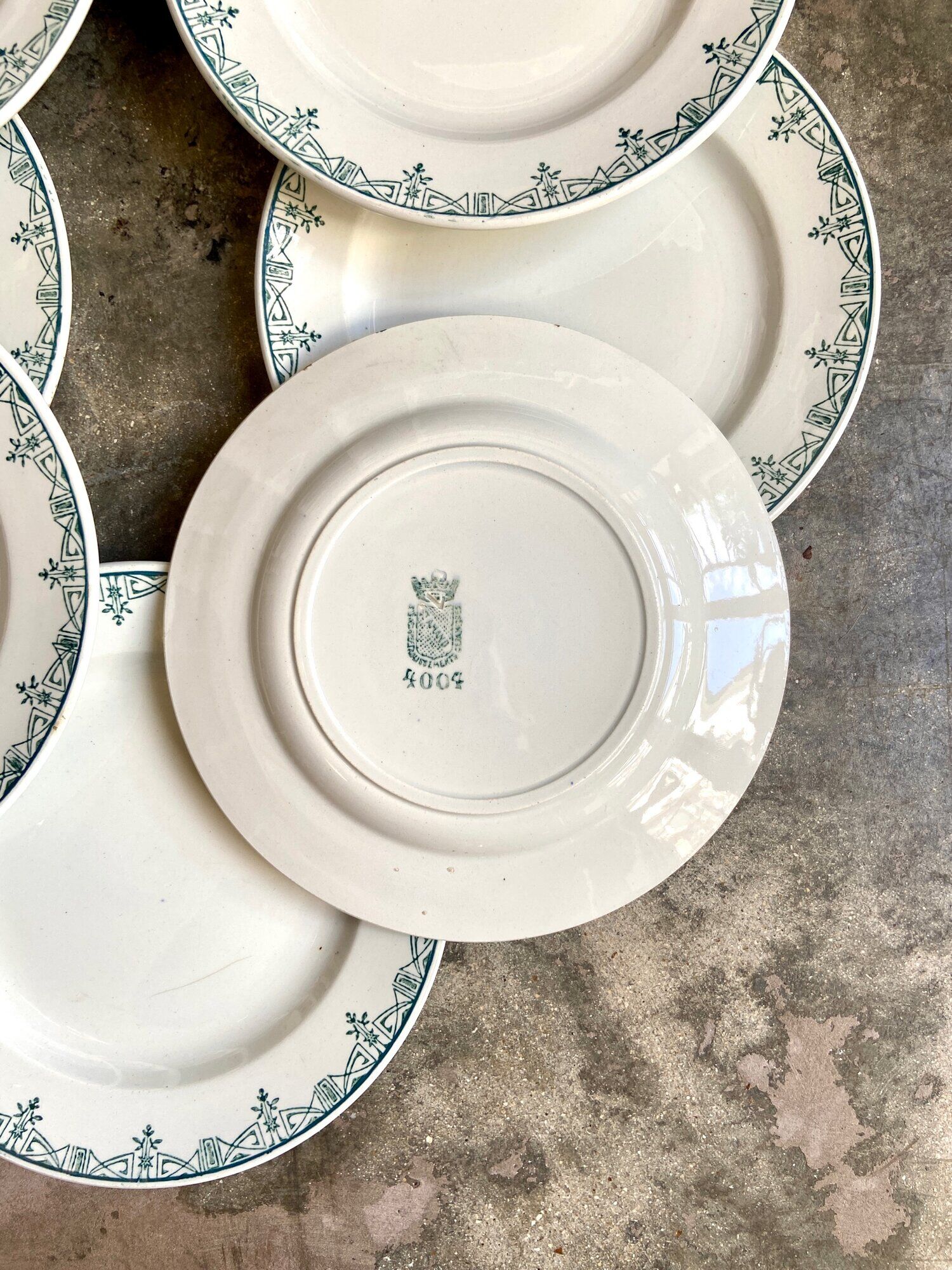 8 dessert plates St Amand & Hamage in iron earth