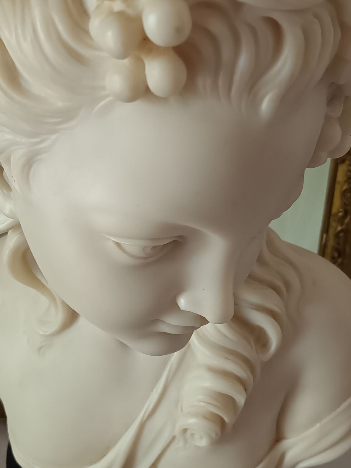 Bust young girl resin and marble XXth