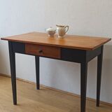 Minimalist kitchen table