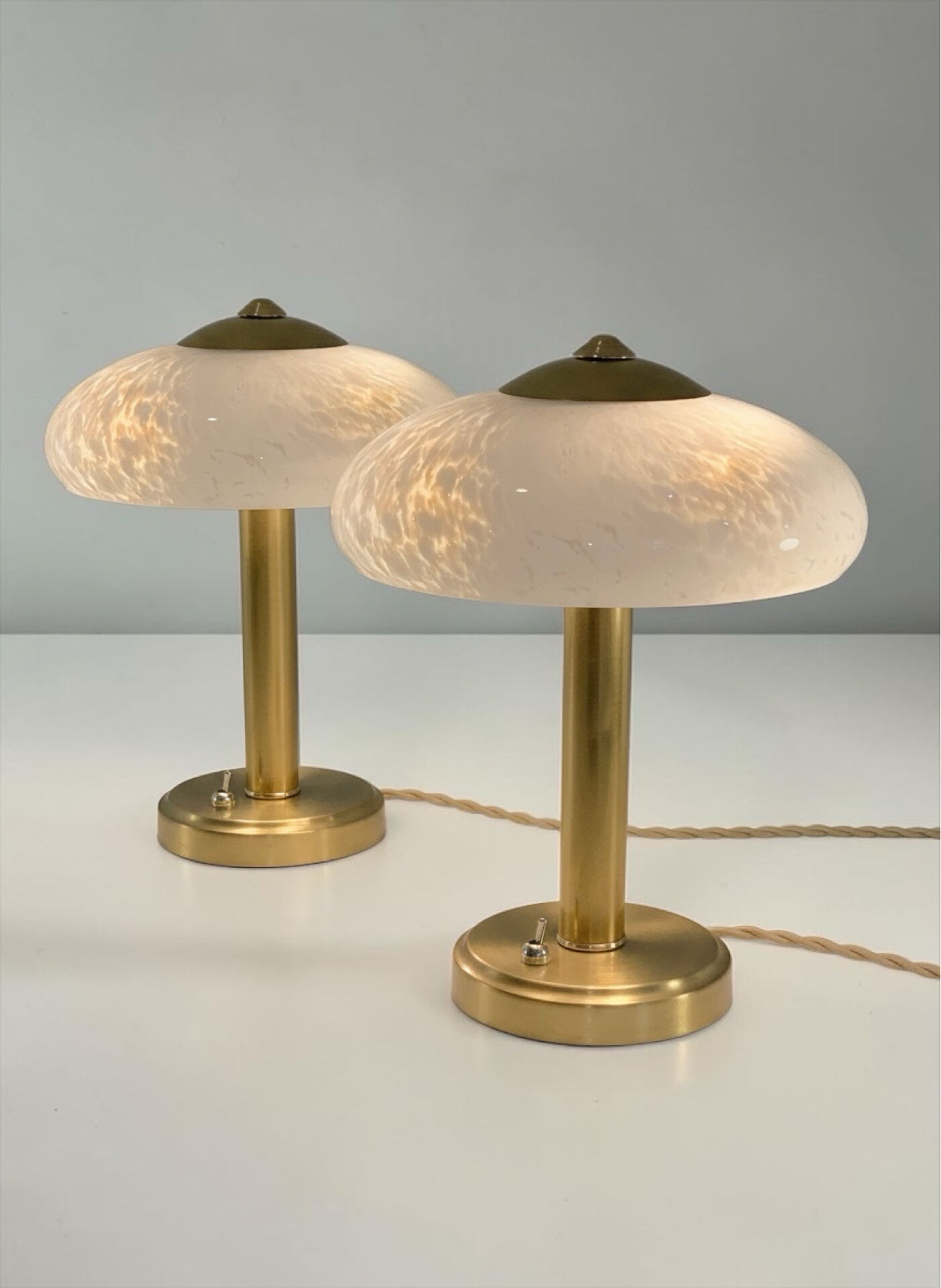 Paire de lampes à poser art déco verres de Clichy  & Laiton