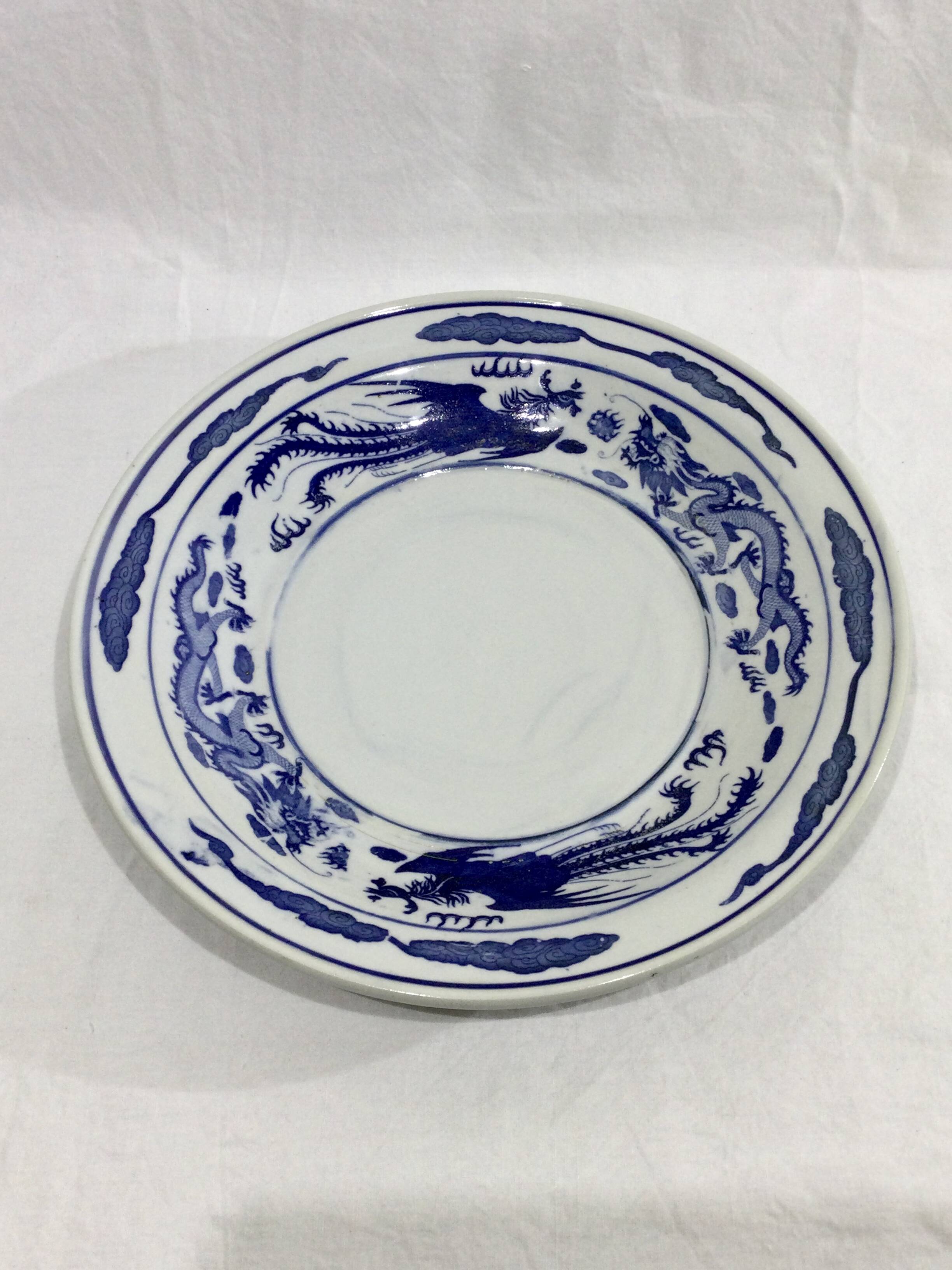 Large Chinese porcelain dish