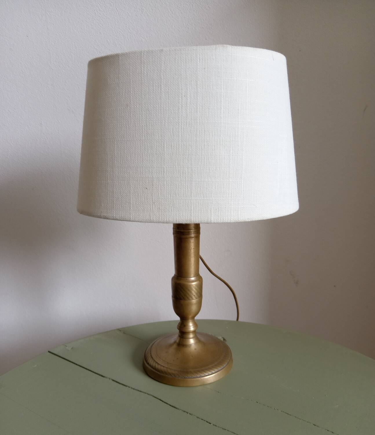 Table lamp