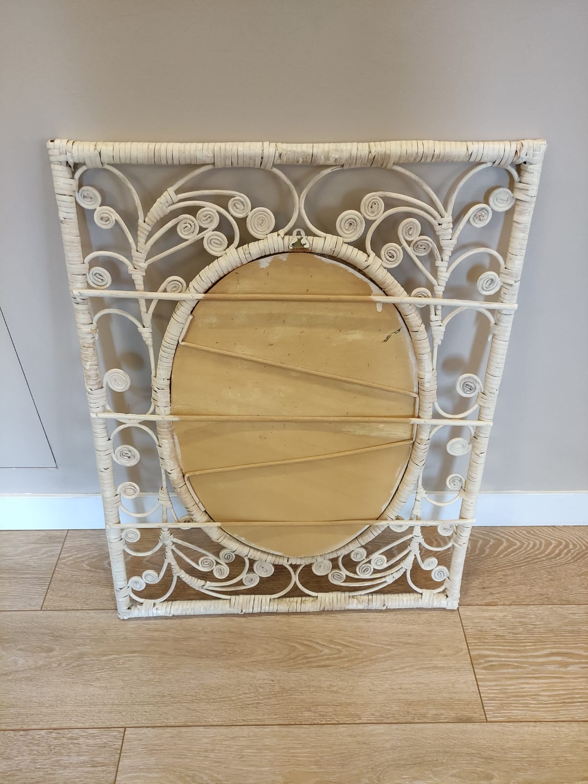 White rattan mirror peacock style 60x77cm