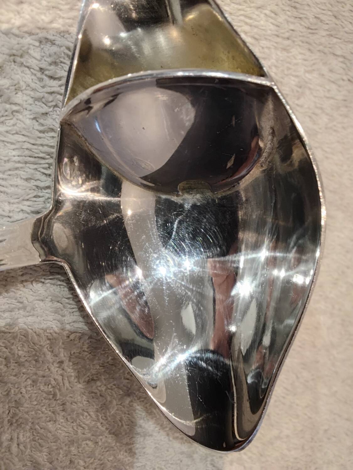 Silver-plated metal ladle for fats and lean meats, by silversmith Ercuis Valencay, 17.6cm