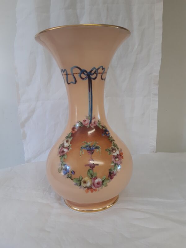 Vase Napoléon III , en opaline de cristal