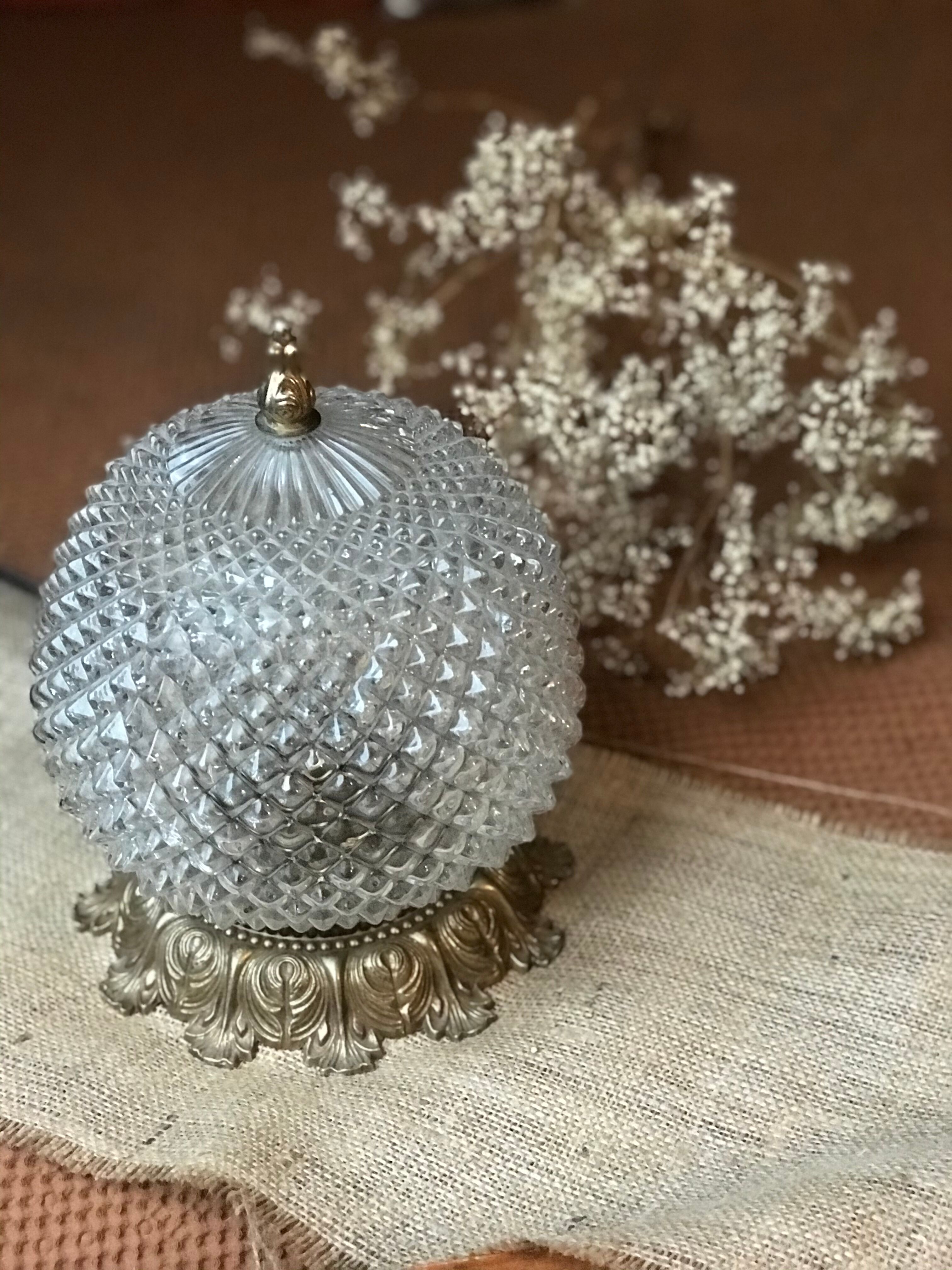 Lamp with moulded glass