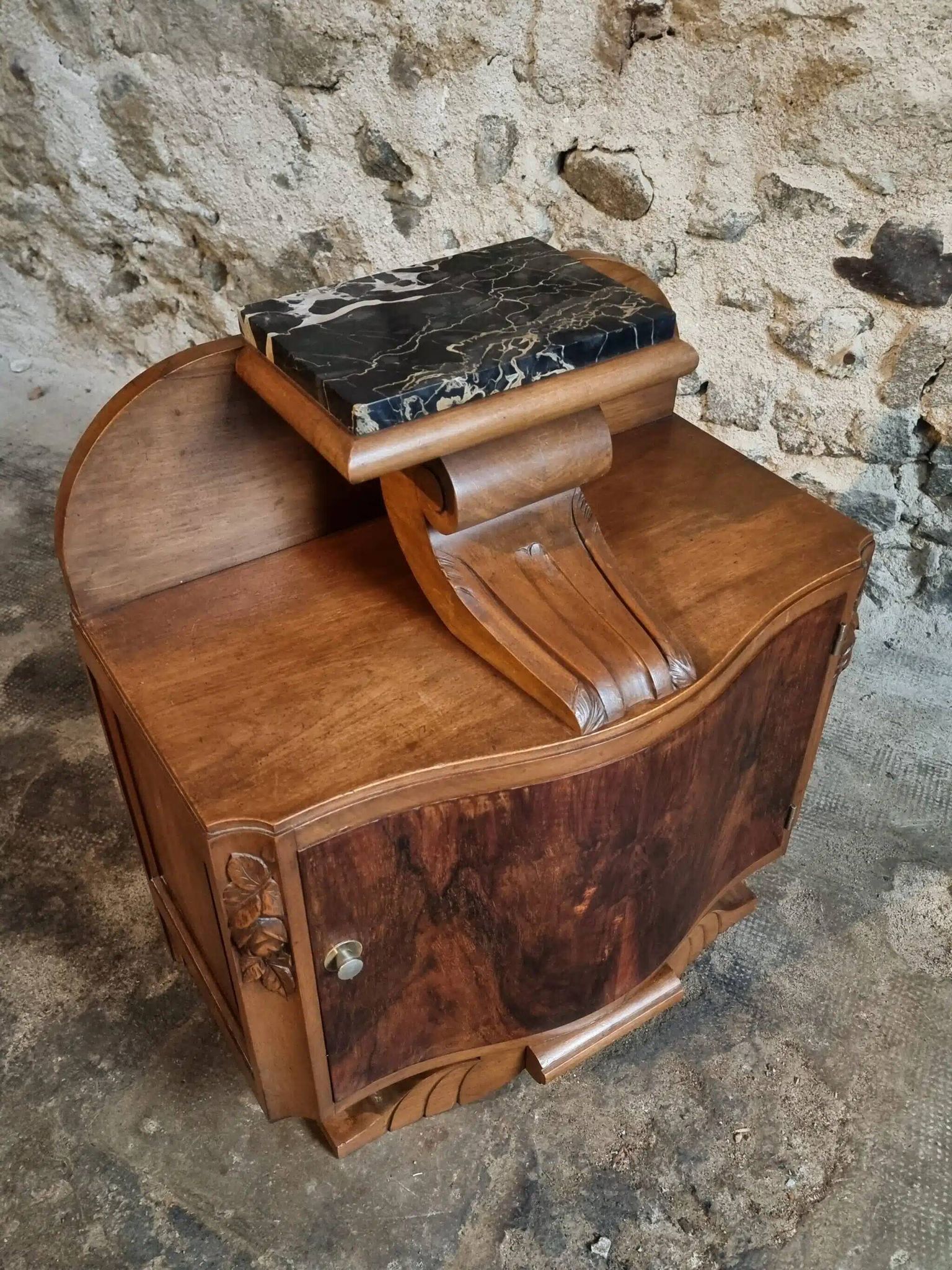 Table de chevet Art Déco française avec dessus en marbre, vers 1930