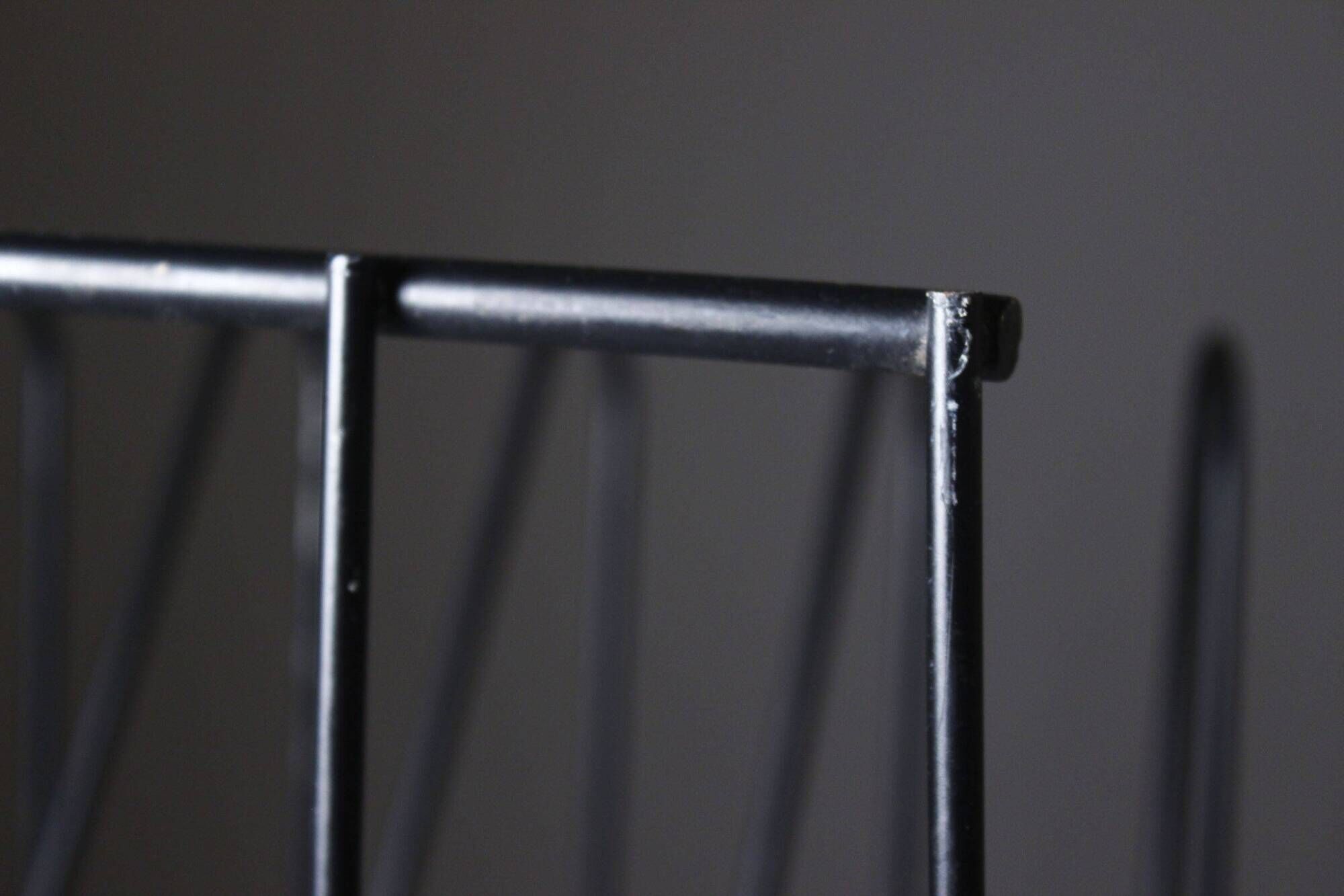 Vintage magazine rack "Z" design François Arnal 1970s