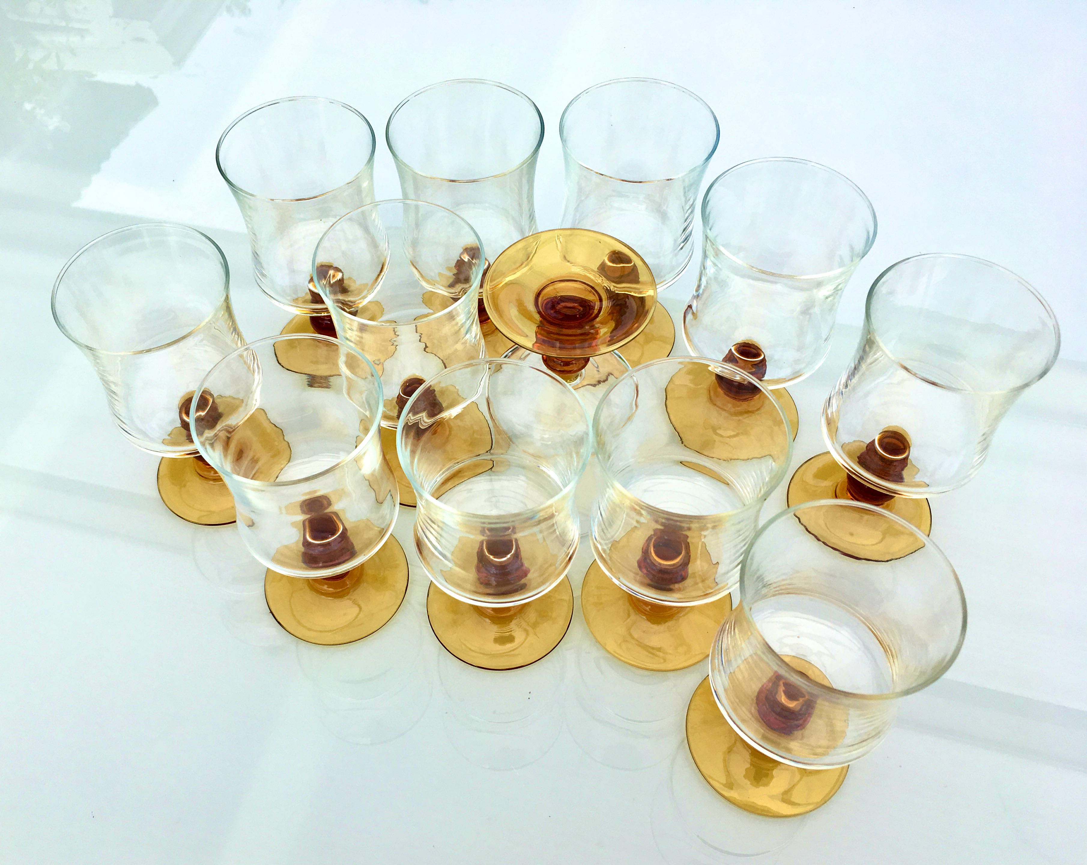 Set de 12 verres à vin vintage
