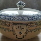 Lions head soup Colbert Creil and Montereau