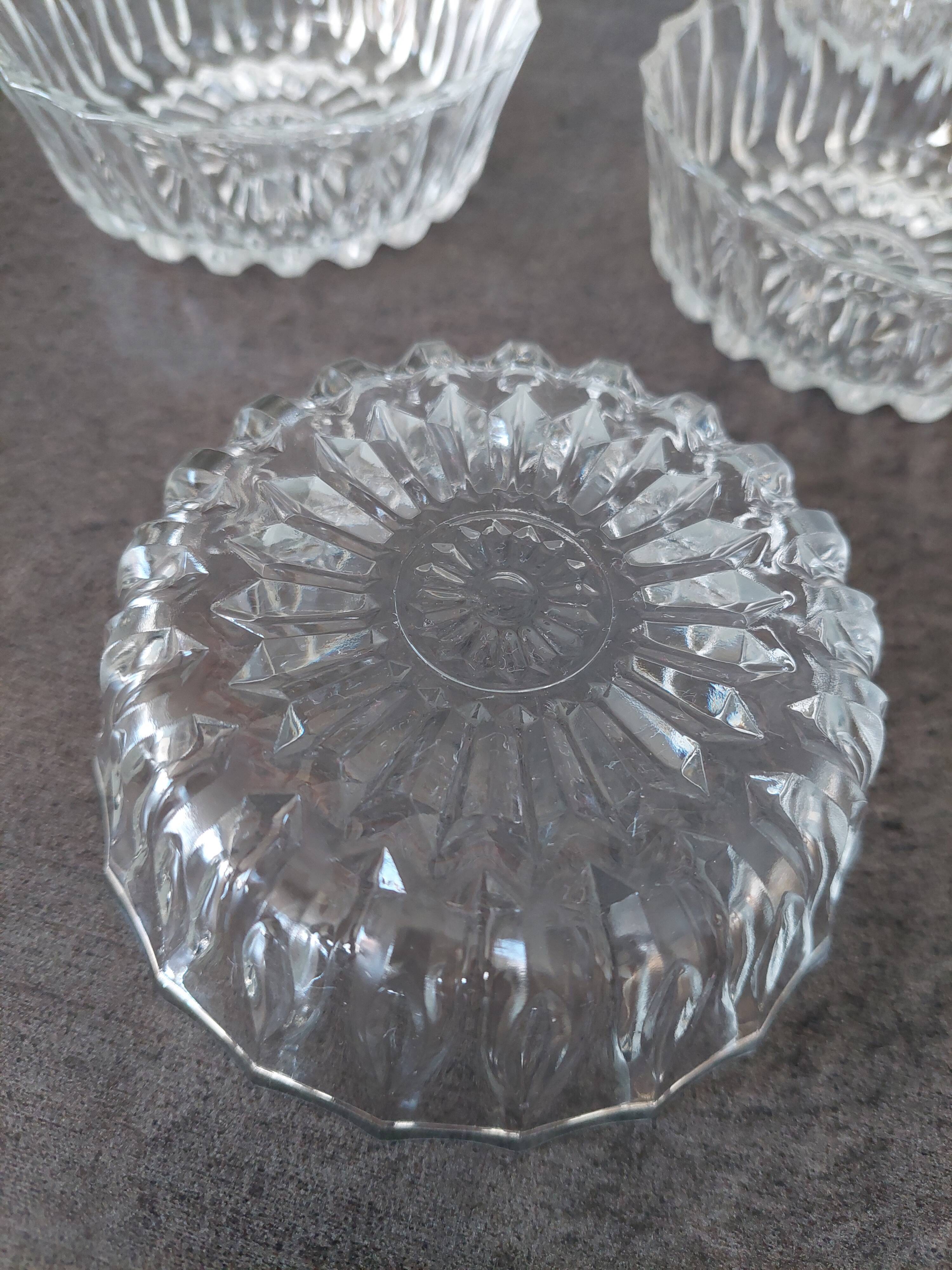 8 vintage ramekins year 70