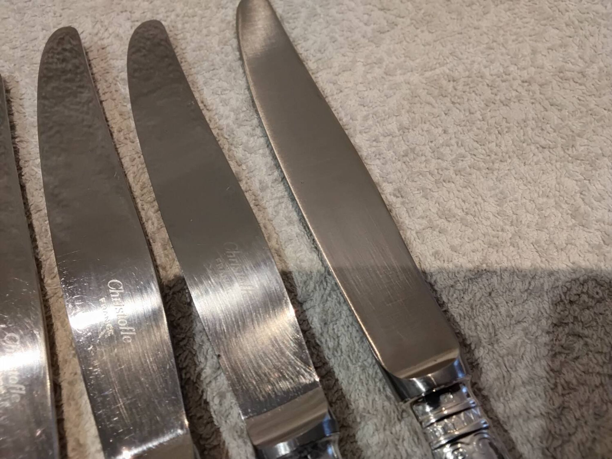 4 table knives with silver-plated metal handles, silversmith Christofle Malmaison