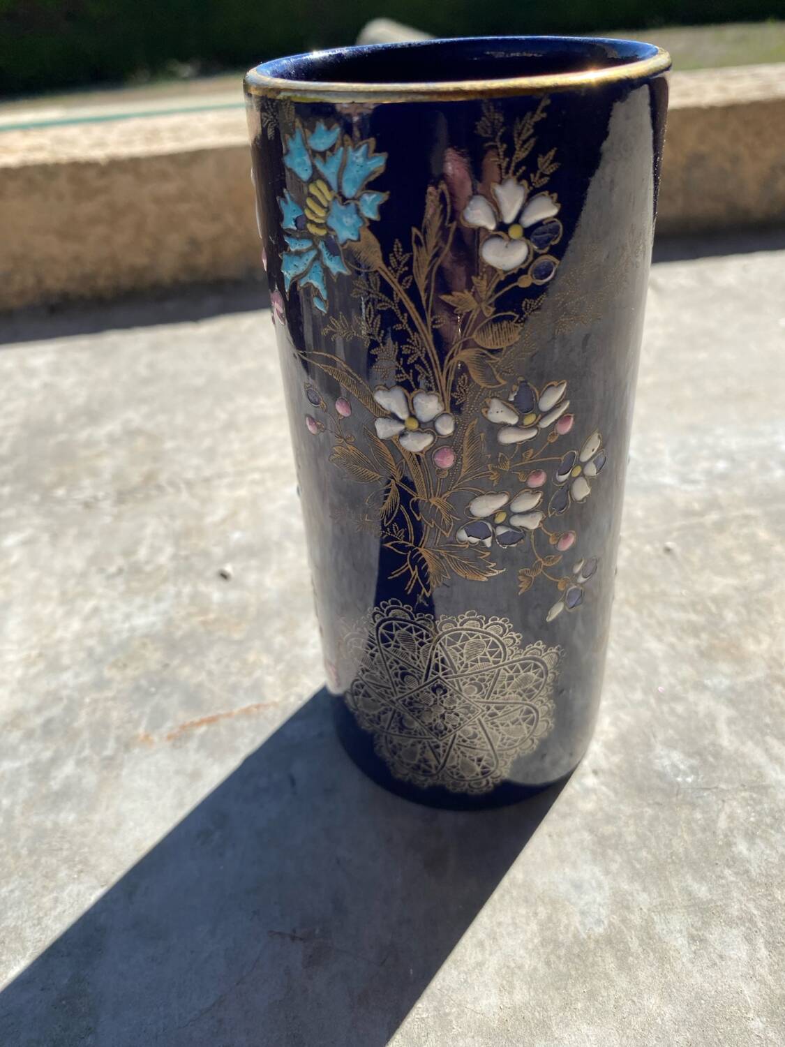 Pretty little vase, enamelled bfk boch and brother