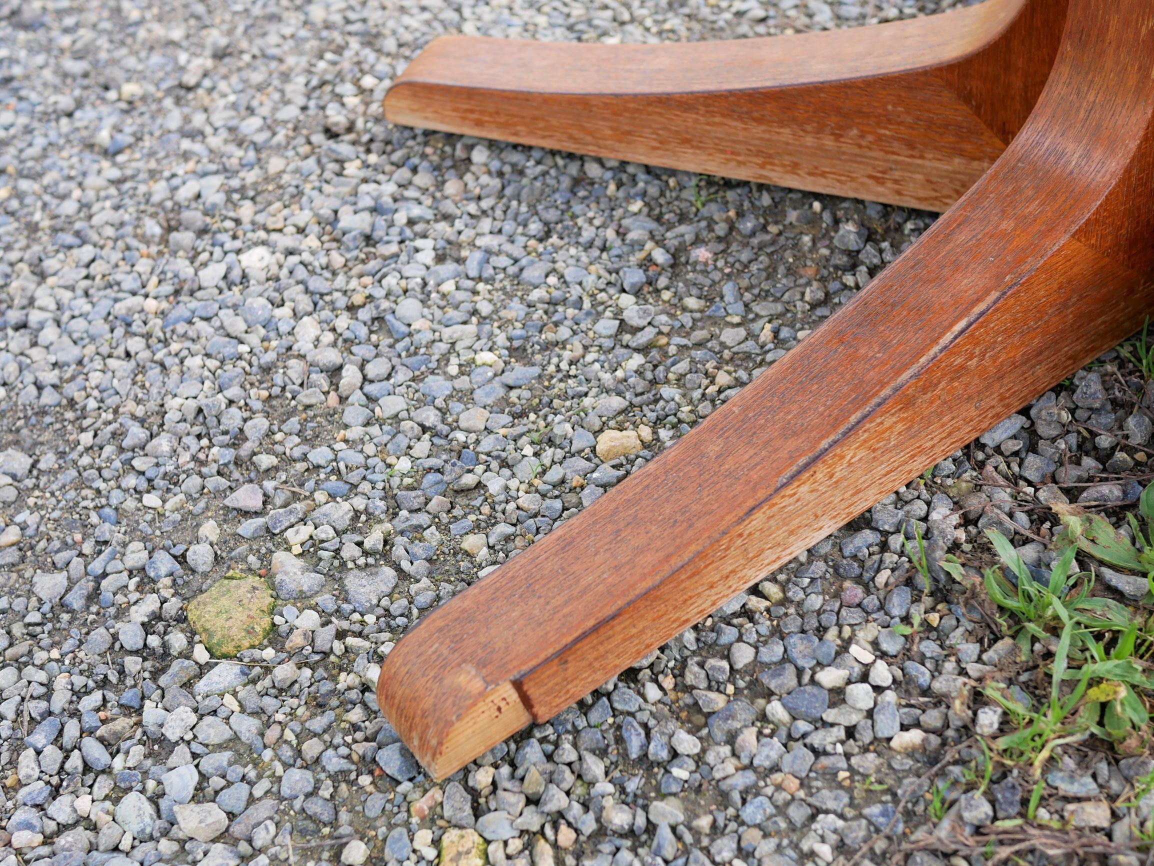 Dining round vintage with extensions