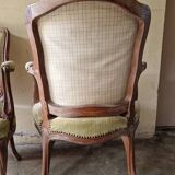 Paire de fauteuils cabriolets de style Louis XV en bois mouluré - XIXème