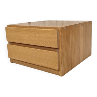 Regain bedside table