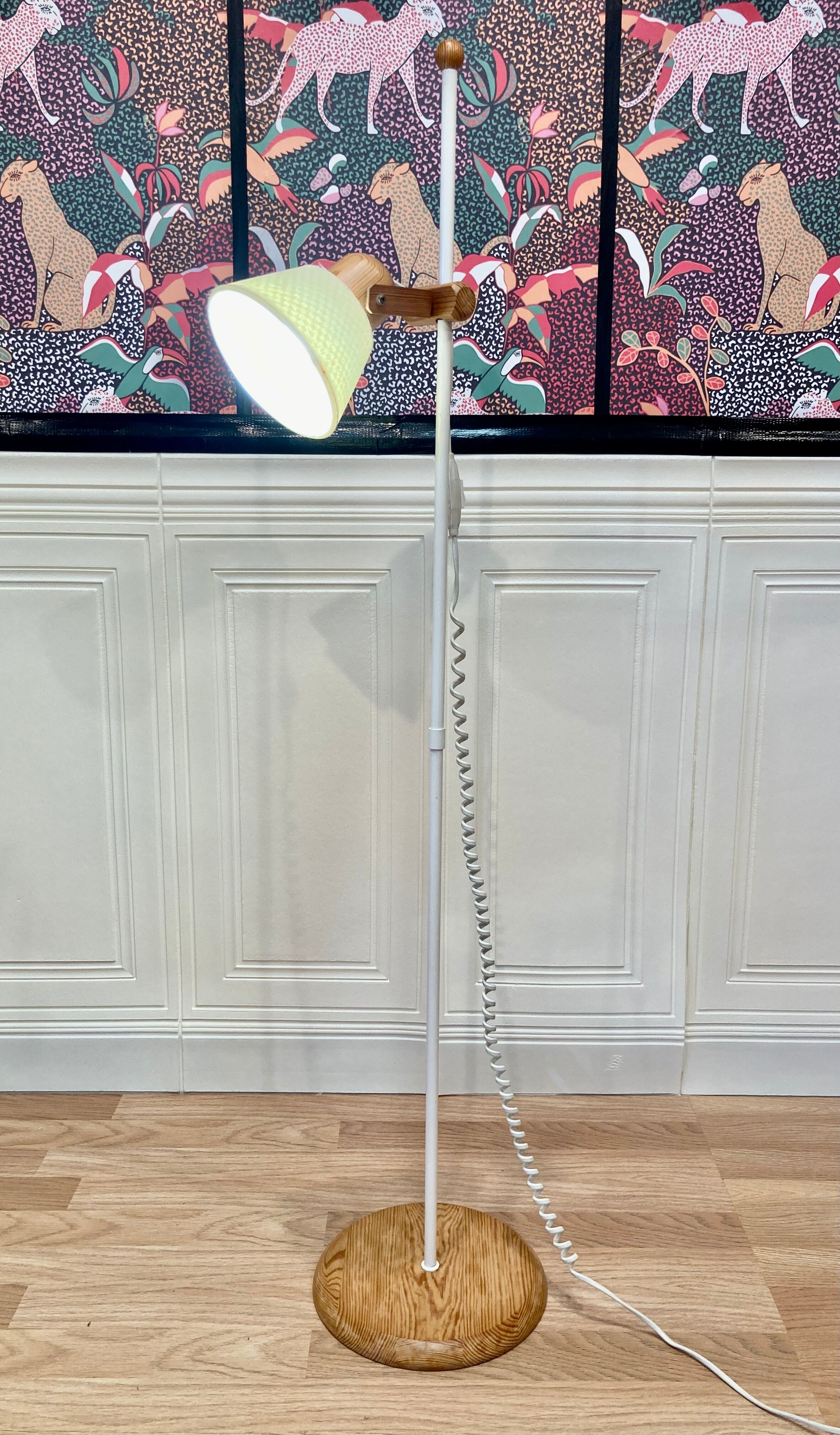 Modular scandinavian design floor lamp.