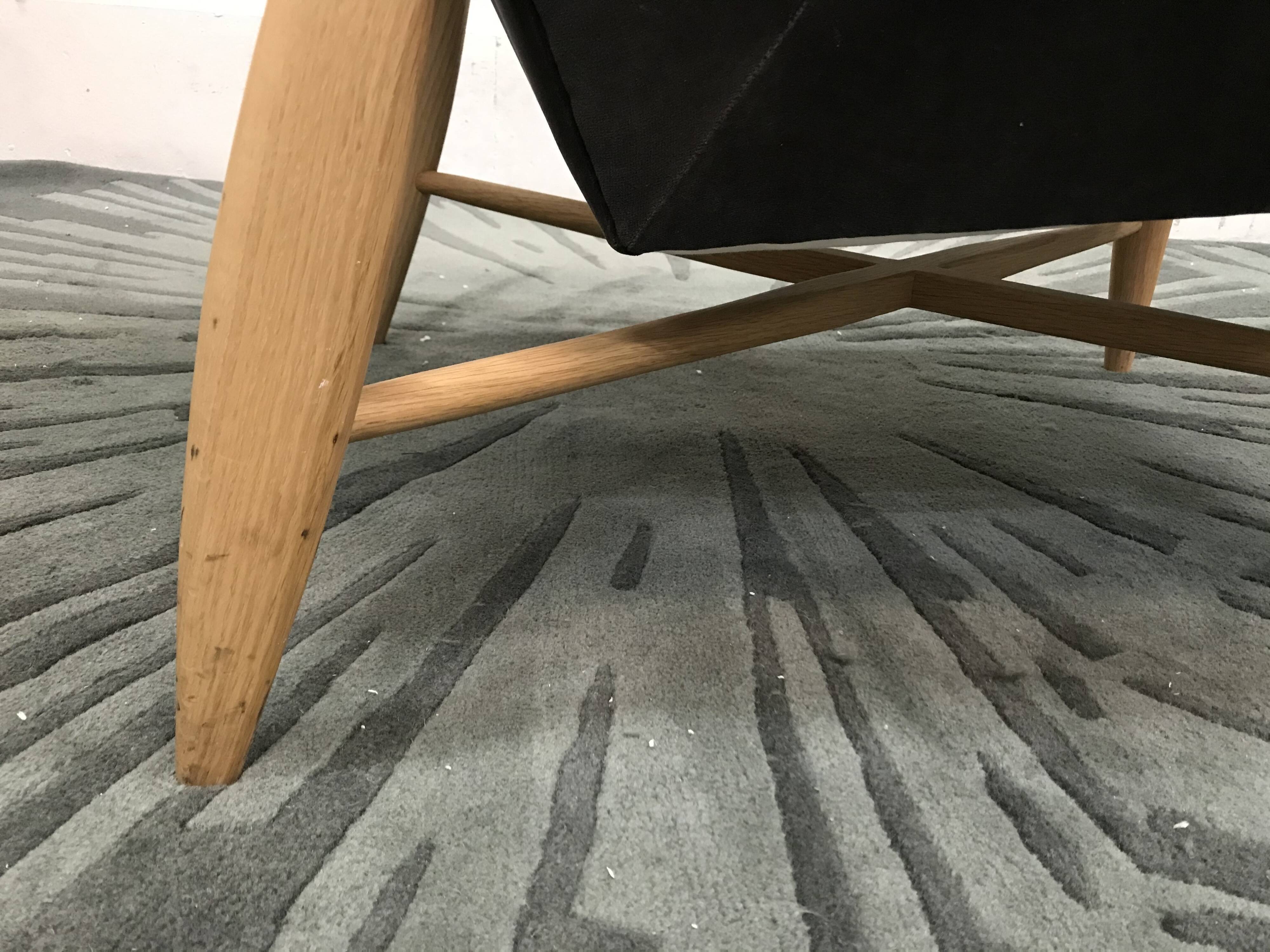 Floating velvet grey velvet chair chic Red Edition