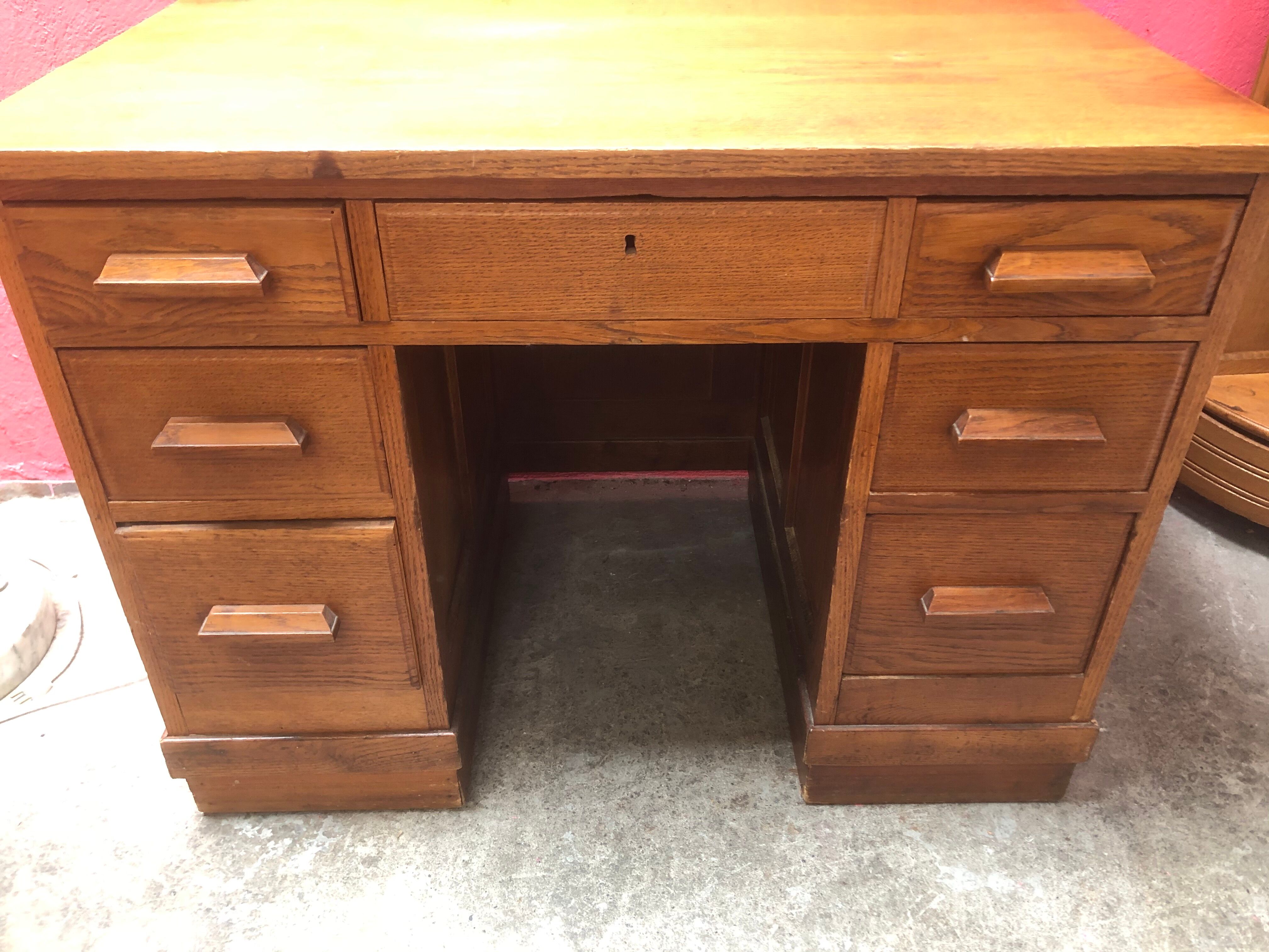 Bureau style administration vintage 1950